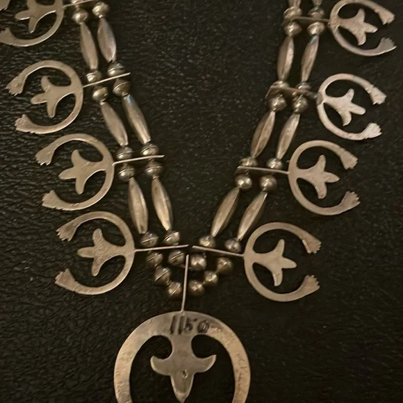 Vintage Native American sterling silver Squash necklace 28 inches long - Picture 4 of 6